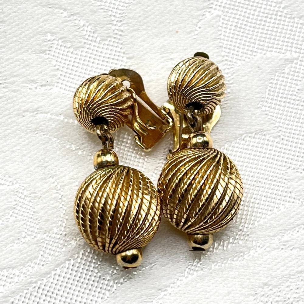 Vintage Napier Beaded Ball Drop Brushed Gold Tone Dangle Drop Clip-On Earrings